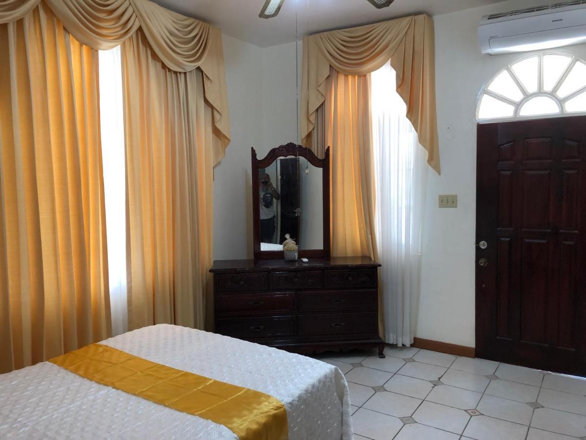 Goldenview Guesthouse Ocho Ríos Extérieur photo