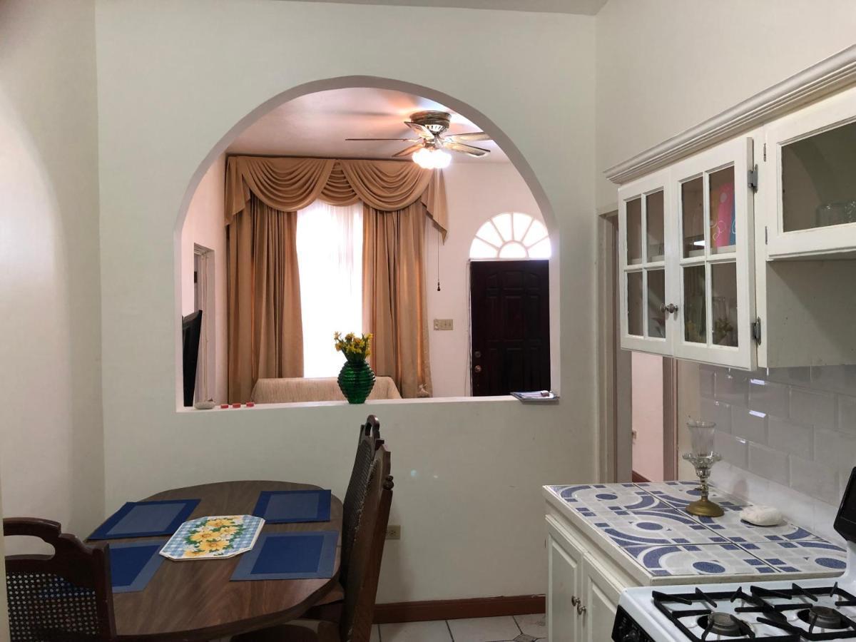 Goldenview Guesthouse Ocho Ríos Extérieur photo